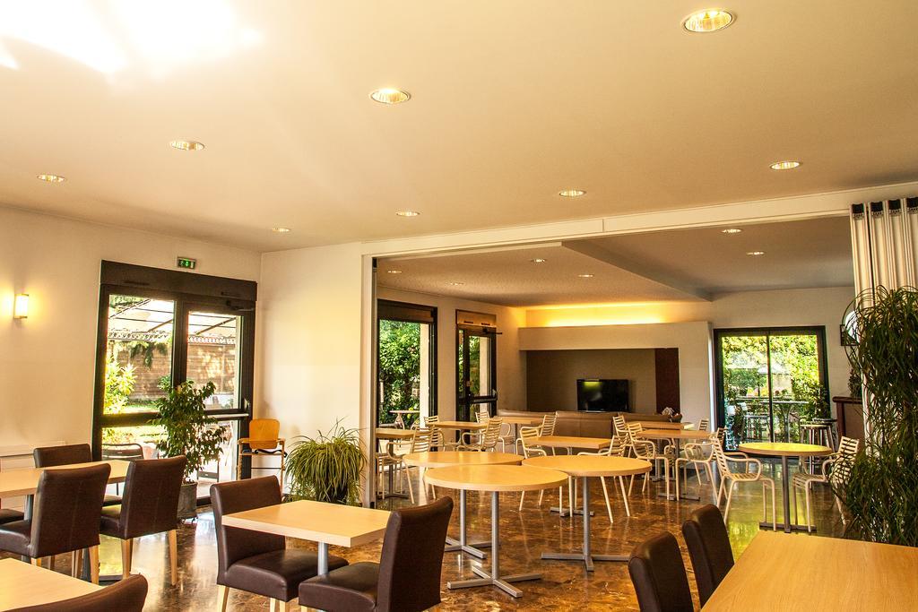 Hotel Les Amandiers Tournon-sur-Rhone Exterior photo